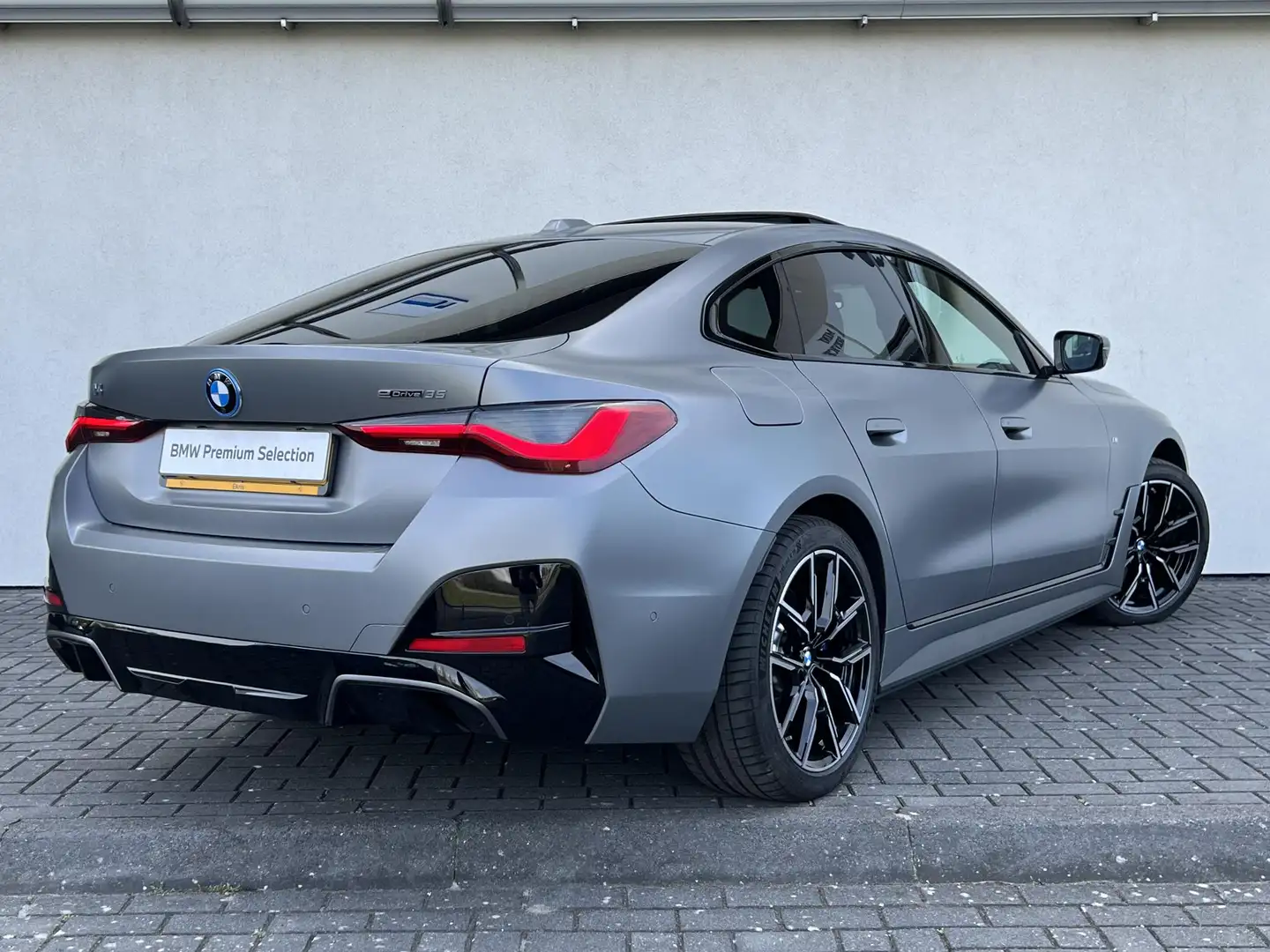 BMW i4 eDrive35 70 kWh | M-Sportpakket | Schuif-/kantelda Gris - 2