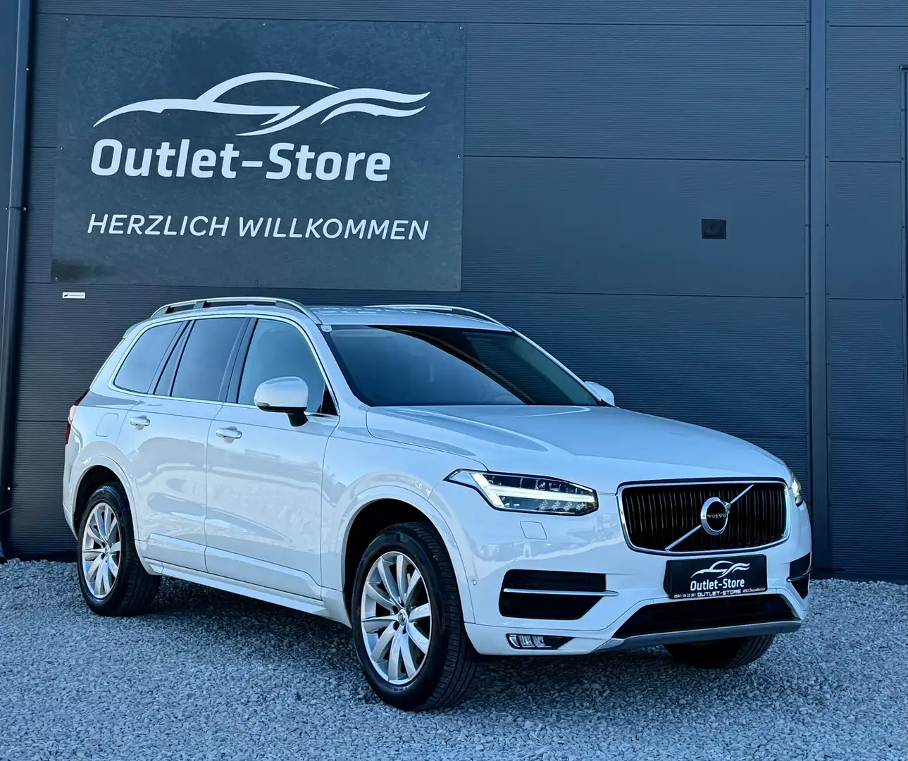 Volvo XC90 Momentum AWD D5*2.Besitz*Navi*LED*ARBÖ* Weiß - 1