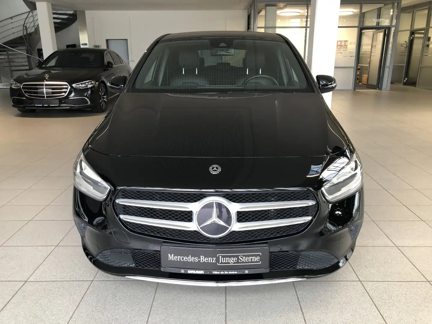 Mercedes-Benz B 180 B 180 Style+Licht&Sicht+Sitzhzg.+Navi+Parktronic Schwarz - 2