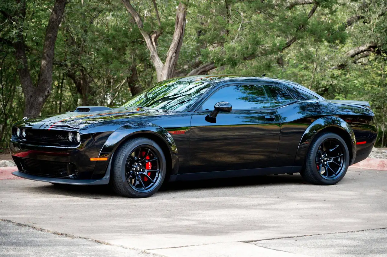 Dodge Challenger 2023 — фото 10