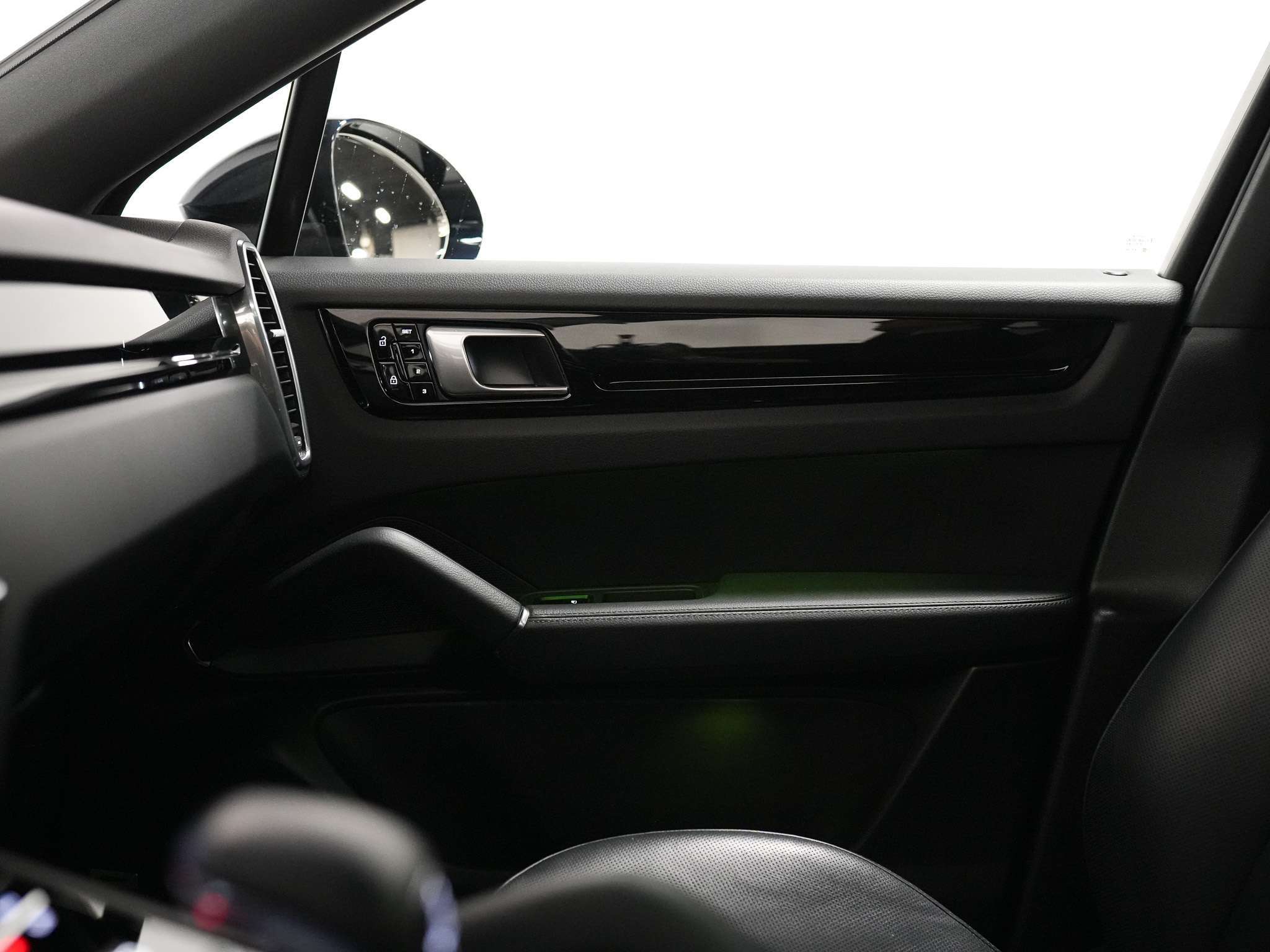 used 2021 Porsche Cayenne car, priced at $58,900