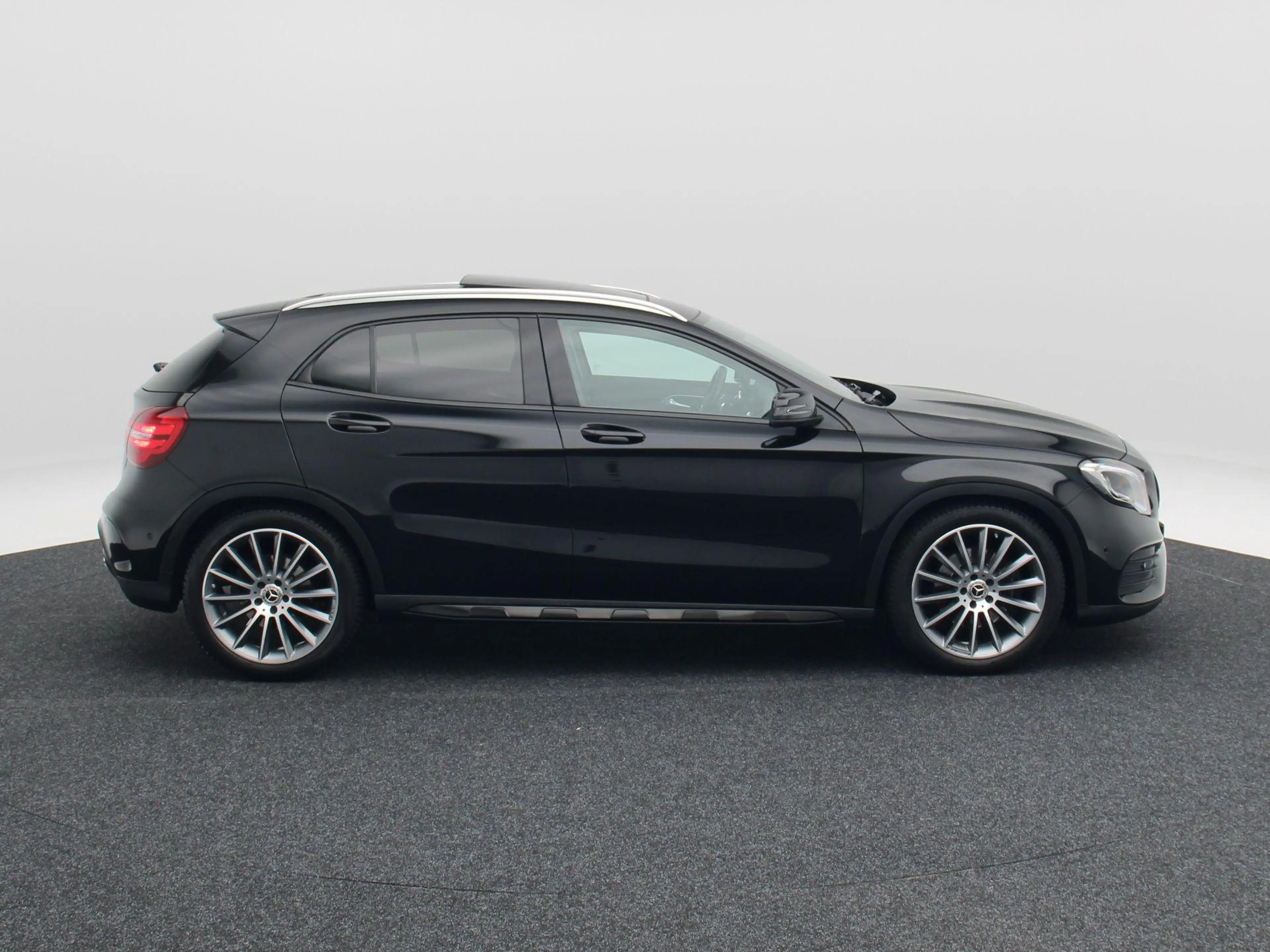 Mercedes-Benz GLA 250 4Matic 211 Pk Premium Plus | AMG Pakket | Stoelver — photo 7