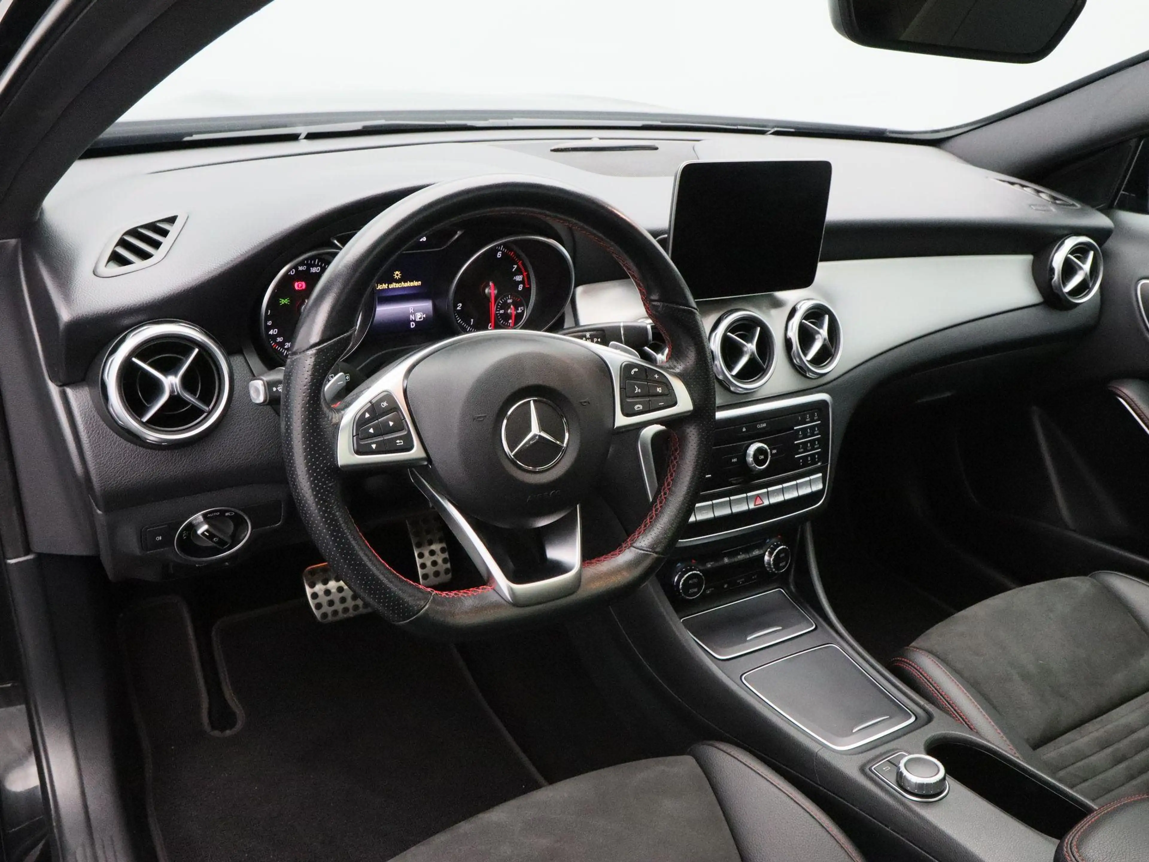 Mercedes-Benz GLA 250 4Matic 211 Pk Premium Plus | AMG Pakket | Stoelver — photo 3