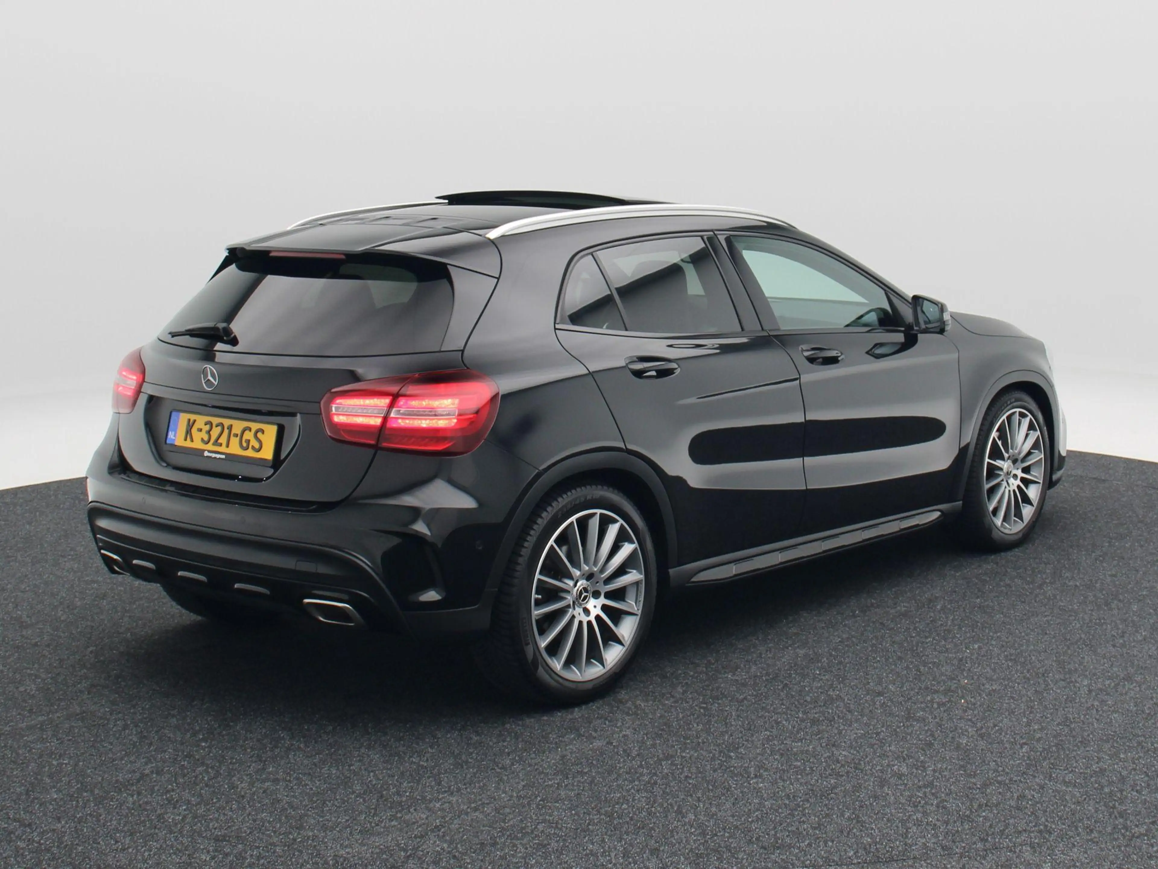 Mercedes-Benz GLA 250 4Matic 211 Pk Premium Plus | AMG Pakket | Stoelver — photo 2