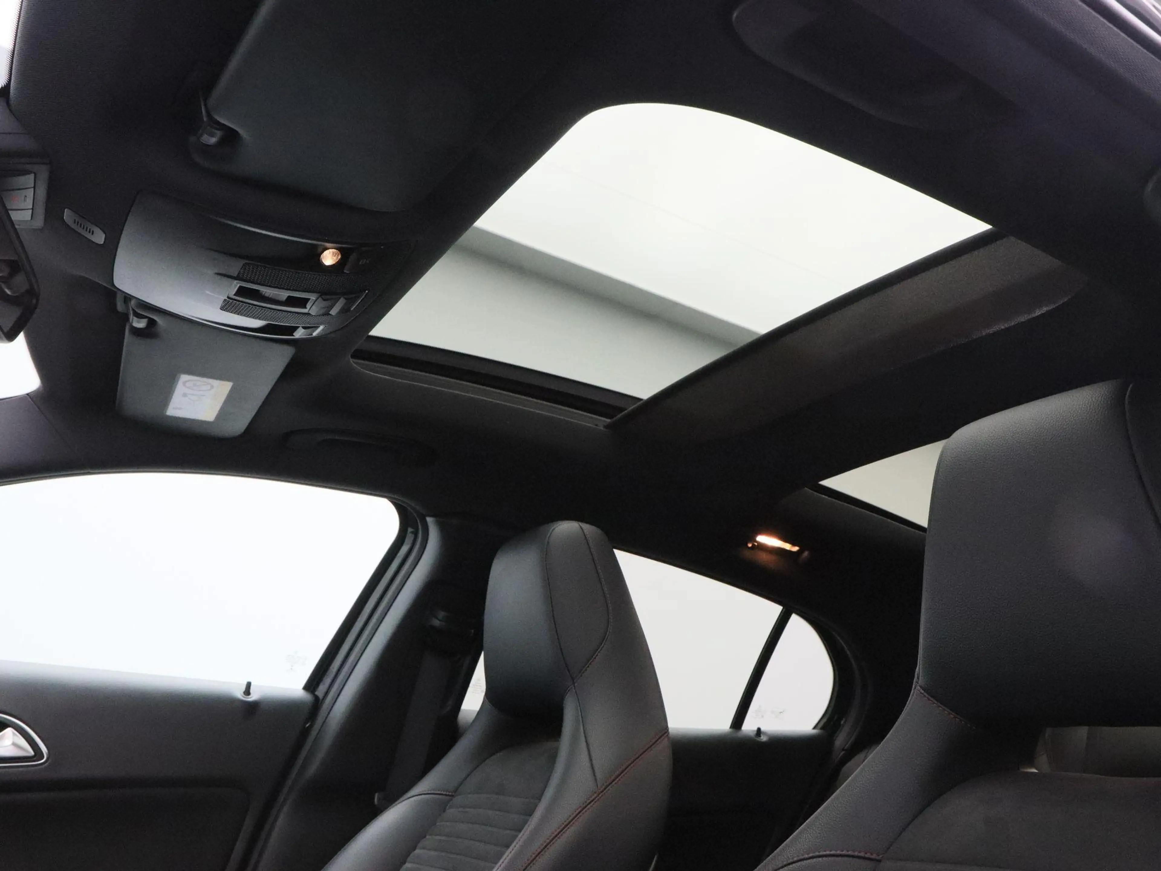 Mercedes-Benz GLA 250 4Matic 211 Pk Premium Plus | AMG Pakket | Stoelver — photo 12