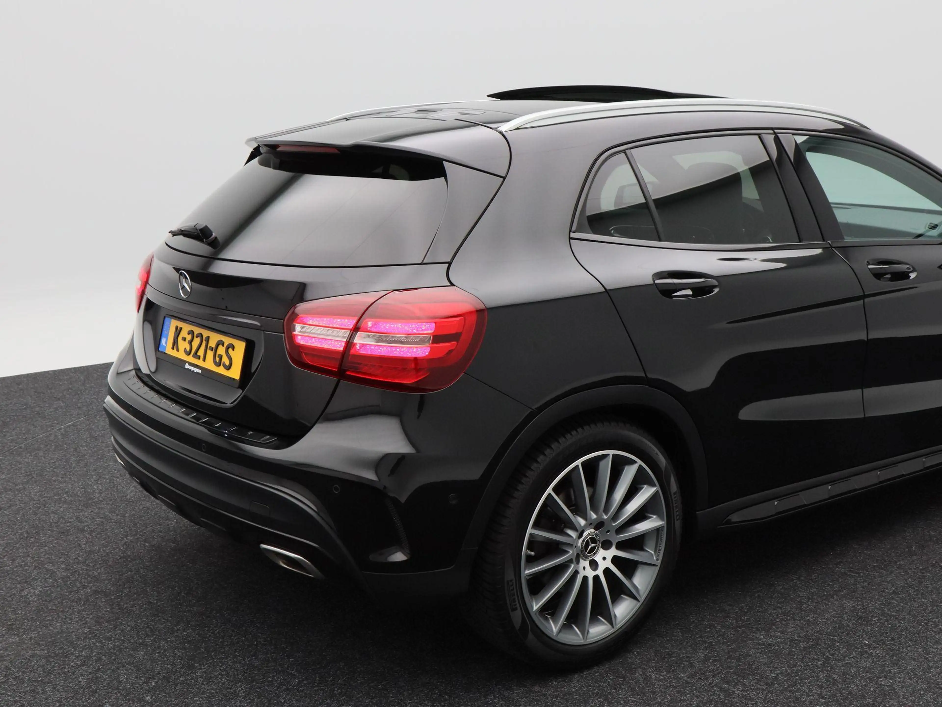 Mercedes-Benz GLA 250 4Matic 211 Pk Premium Plus | AMG Pakket | Stoelver — photo 14