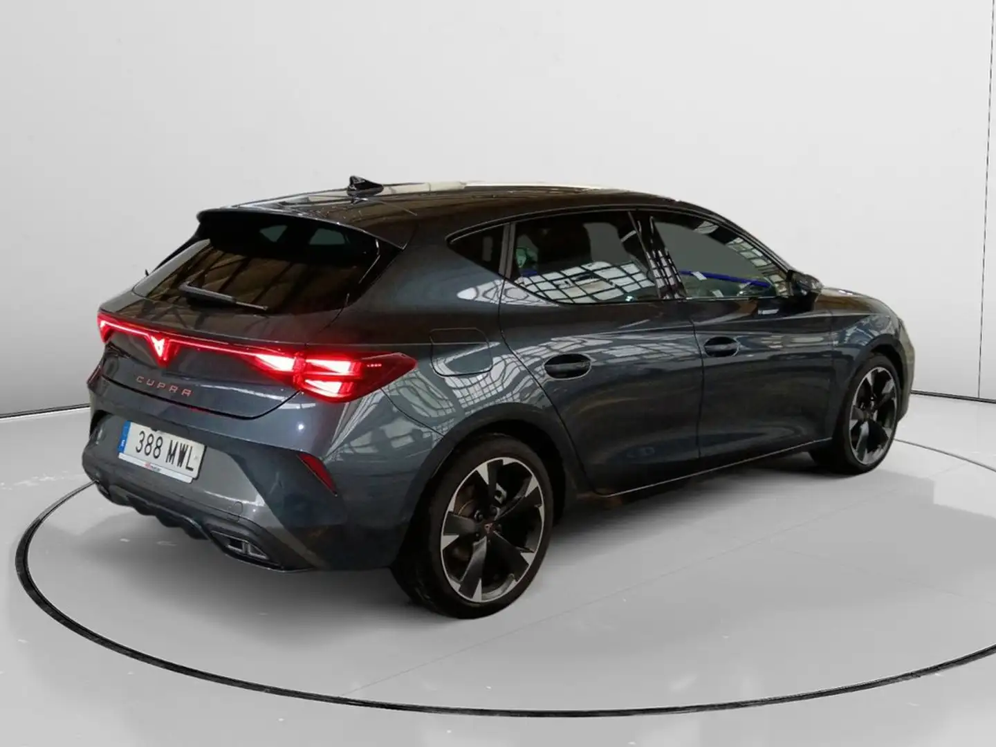 CUPRA Sonstige 1.5 eTSI Blau - 2