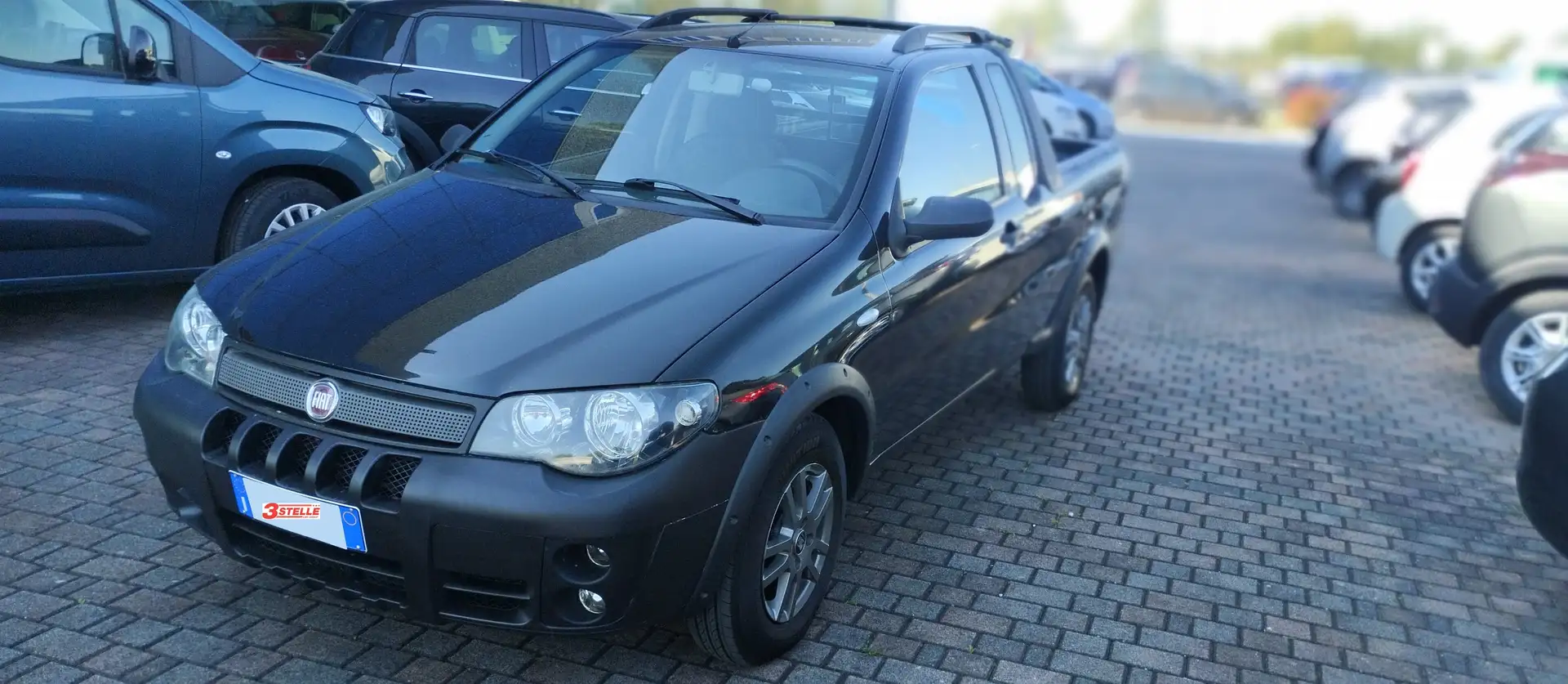 Fiat Strada adventure Schwarz - 2