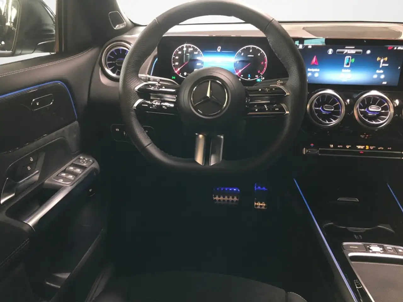 Mercedes-Benz GLB 220 d 4m AMG NIGHT AHK PANO 7-SITZE 360° 15