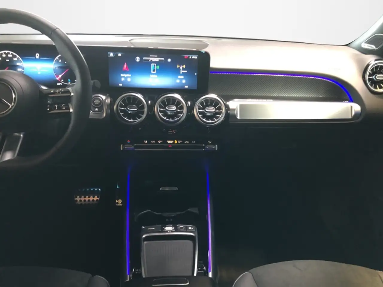 Mercedes-Benz GLB 220 d 4m AMG NIGHT AHK PANO 7-SITZE 360° 16