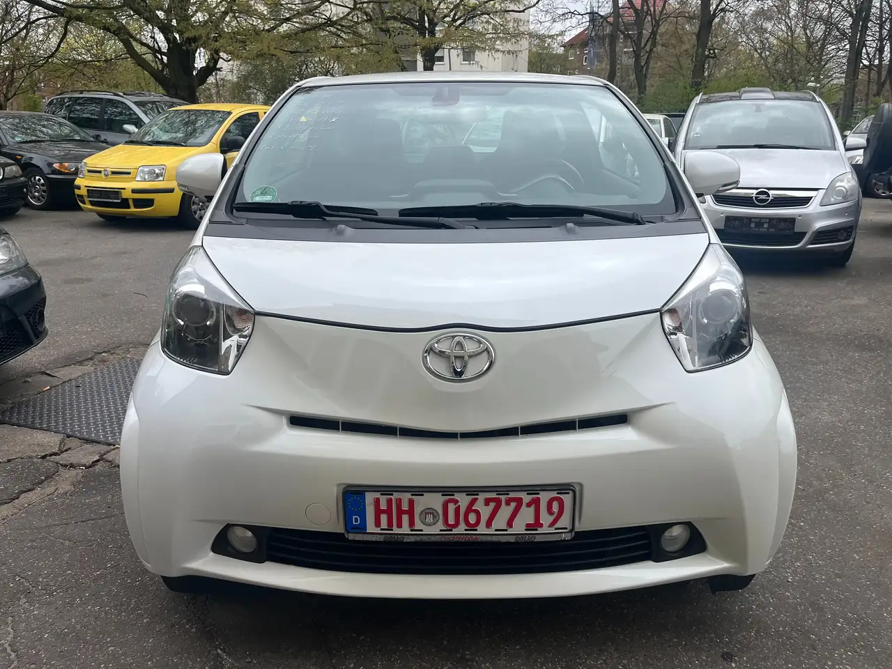 Toyota iQ