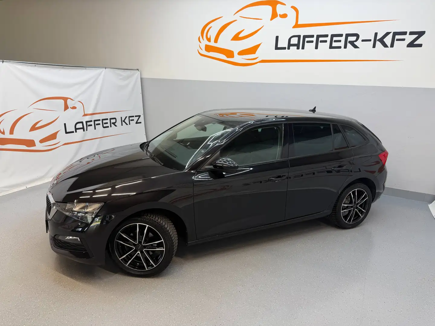 Skoda Scala Style 1,5 TSI DSG KLIMAAUTO SITZHZG VIRTUALL Schwarz - 2