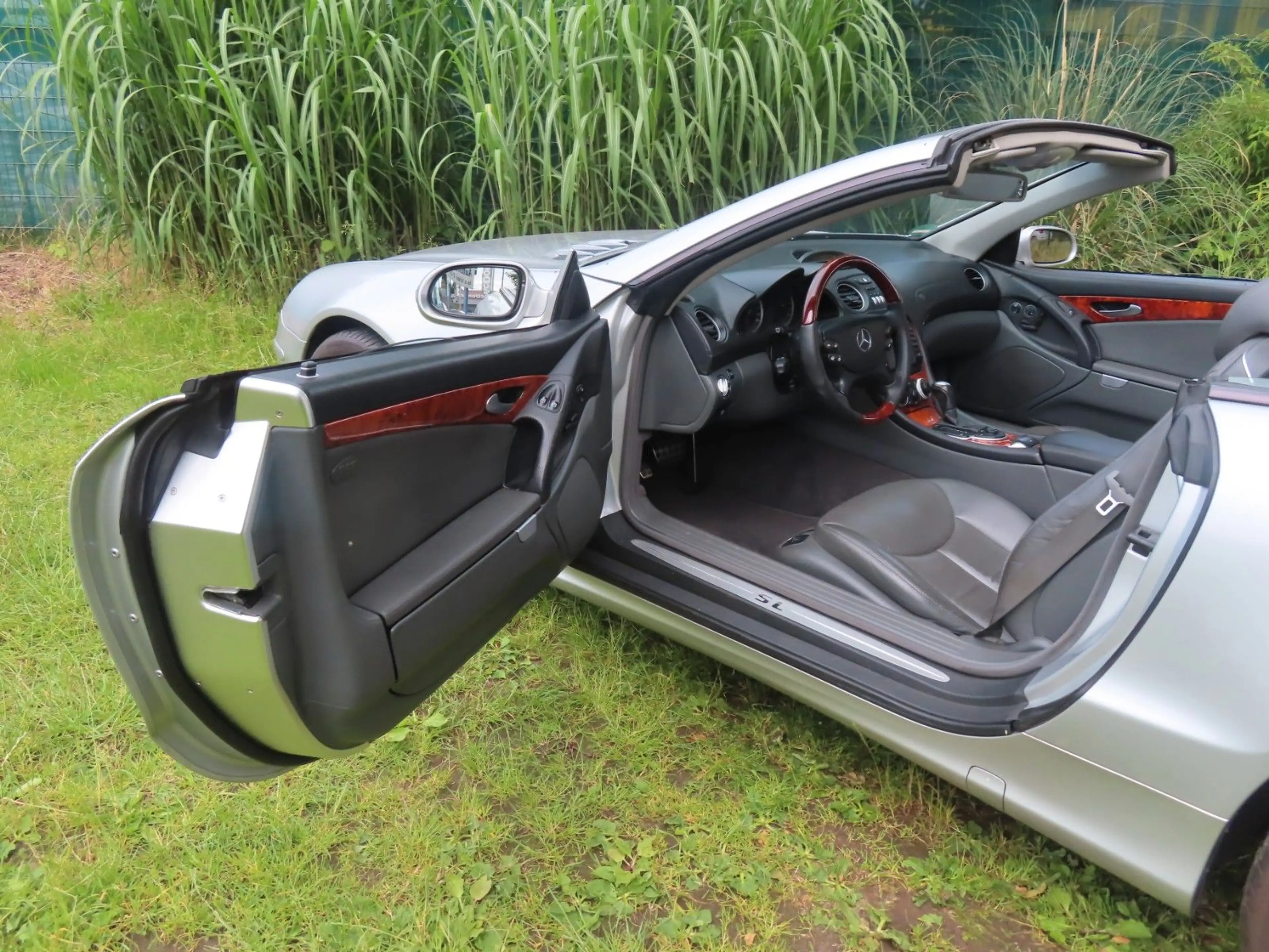 Mercedes-Benz SL 500 sehr sauberes Fahrzeug! Topzustand — photo 11