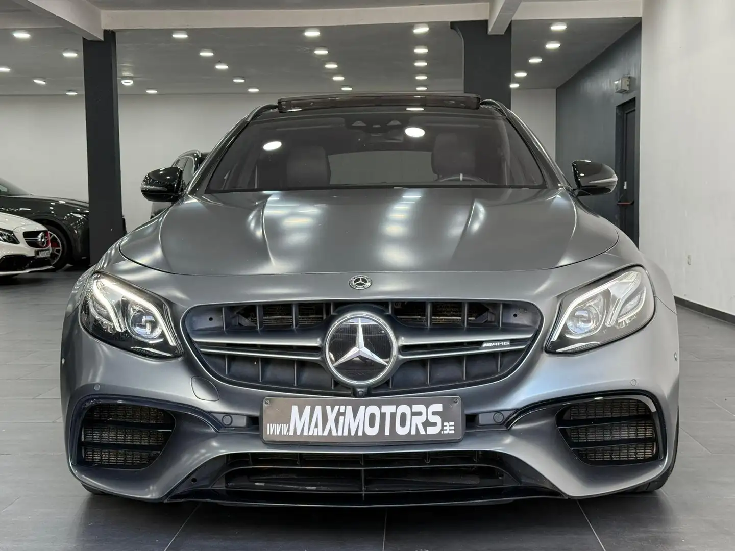 Mercedes-Benz E 63 AMG 4MaticS Utilitaire-Lichtevracht Ceramic FullOption Gris - 2