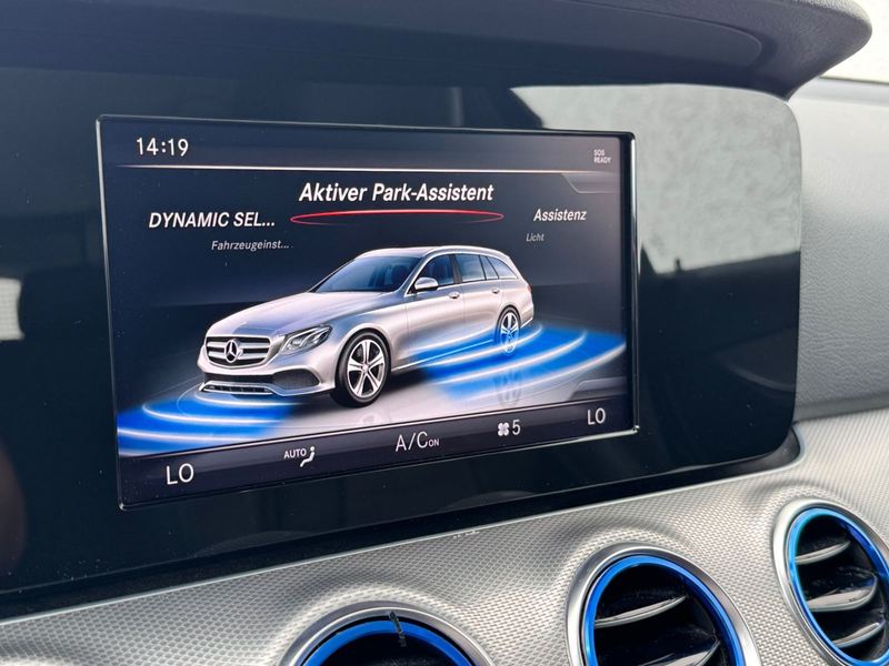 Mercedes-Benz E 220 d T Avantgarde AHK LED KAM Ambiente-Beleuc — photo 14