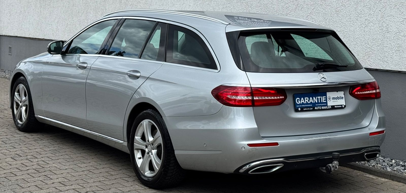 Mercedes-Benz E 220 d T Avantgarde AHK LED KAM Ambiente-Beleuc — photo 6