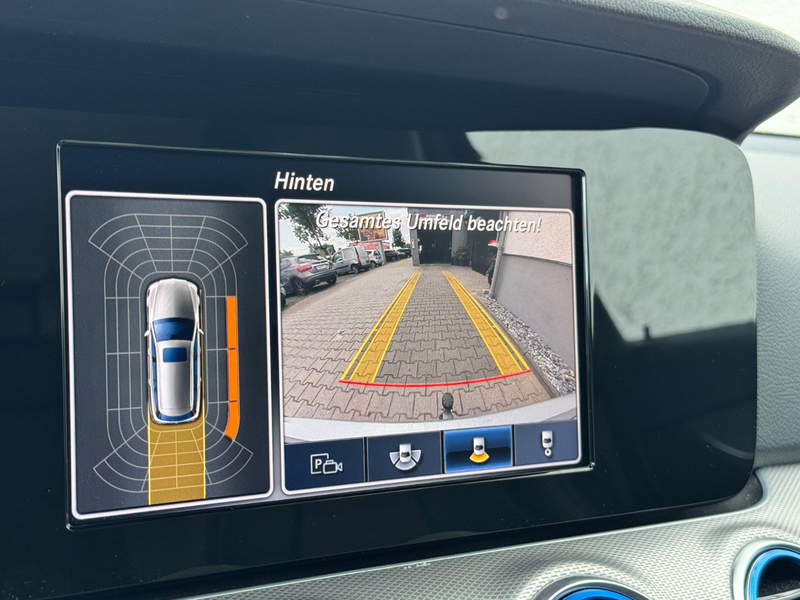 Mercedes-Benz E 220 d T Avantgarde AHK LED KAM Ambiente-Beleuc — photo 11