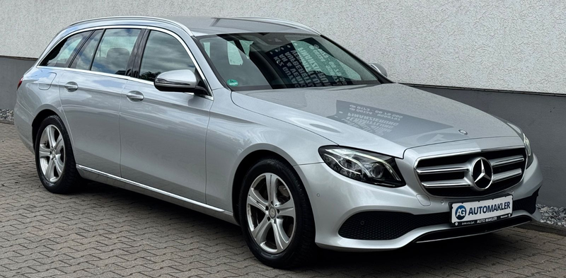 Mercedes-Benz E 220 d T Avantgarde AHK LED KAM Ambiente-Beleuc