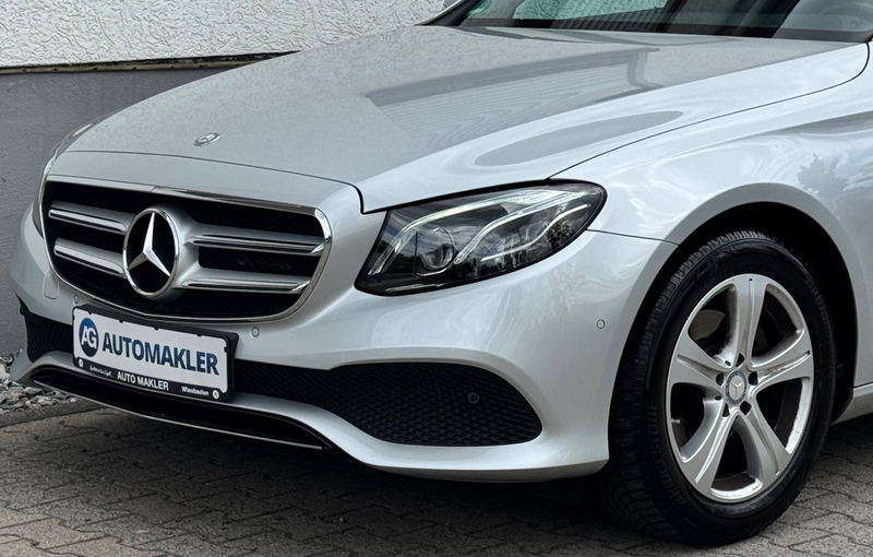 Mercedes-Benz E 220 d T Avantgarde AHK LED KAM Ambiente-Beleuc — photo 3
