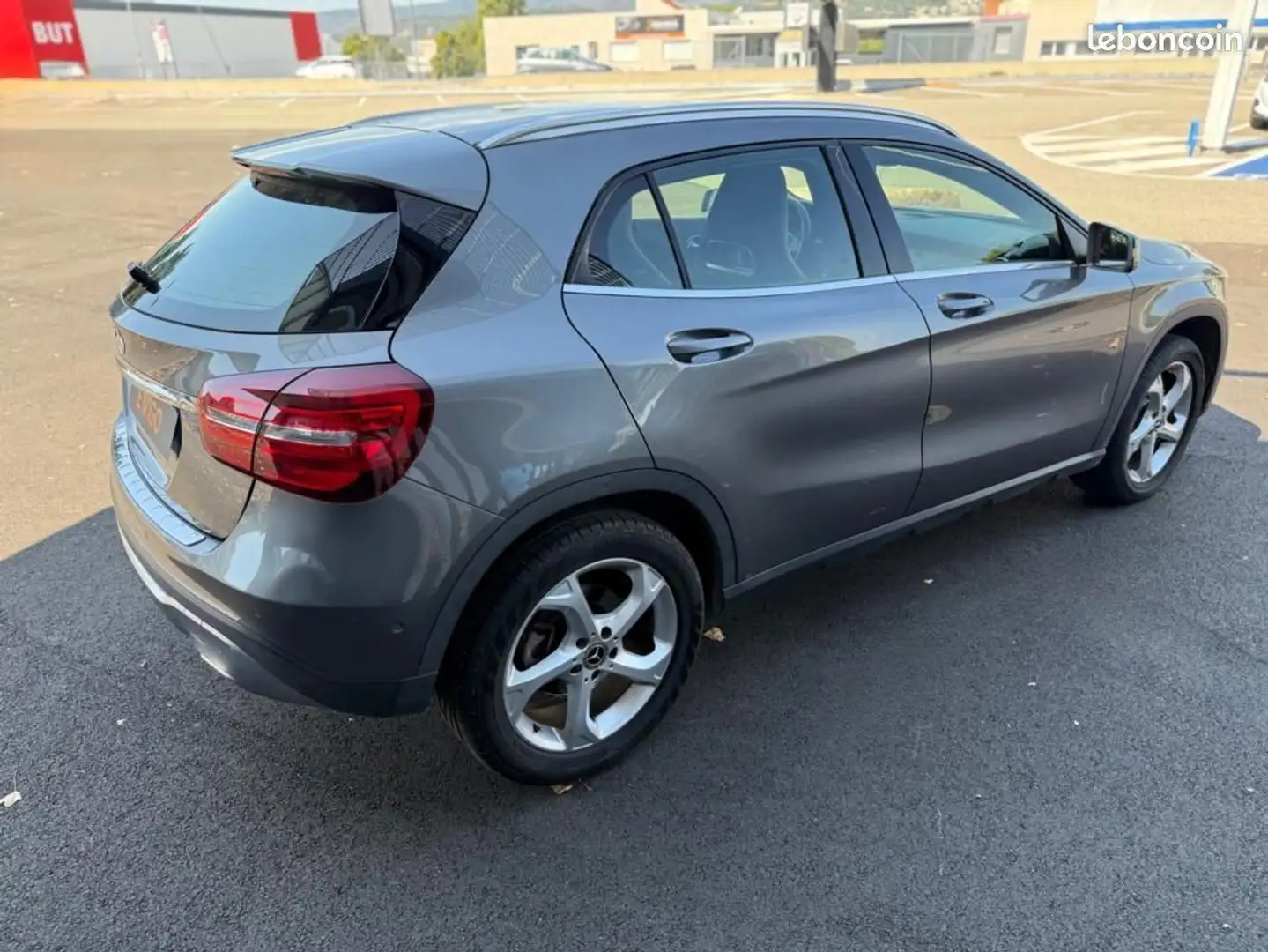 Mercedes-Benz GLA 200 Classe Mercedes 200 2.2 CDI 135CH BVA Grau - 2
