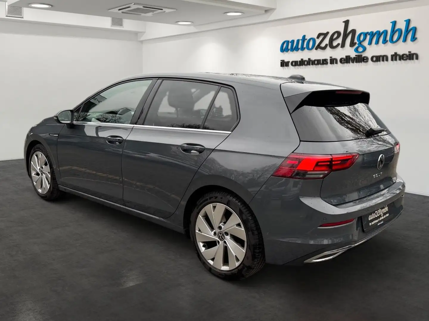 Volkswagen Golf VIII 1.5TSi Style +Navi+APP+LED+Sitzh.+ACC+ Gris - 2