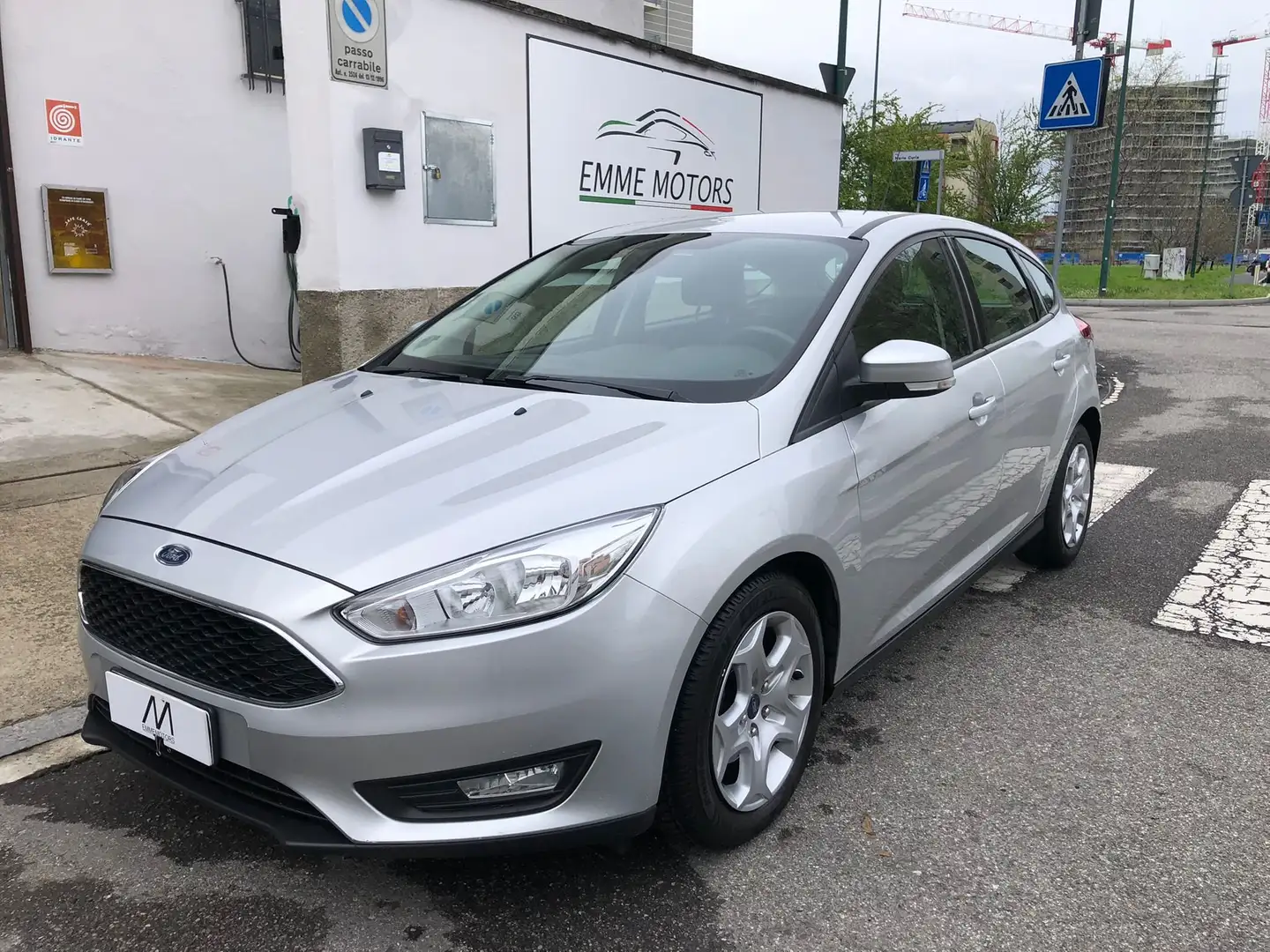 Ford Focus 5p 1.5 tdci Business s&s - PDC/EURO6B Zilver - 1