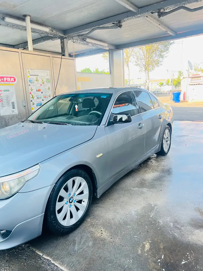 BMW 520 Serie 5 E60 2005 Berlina520d Attiva Gris - 2