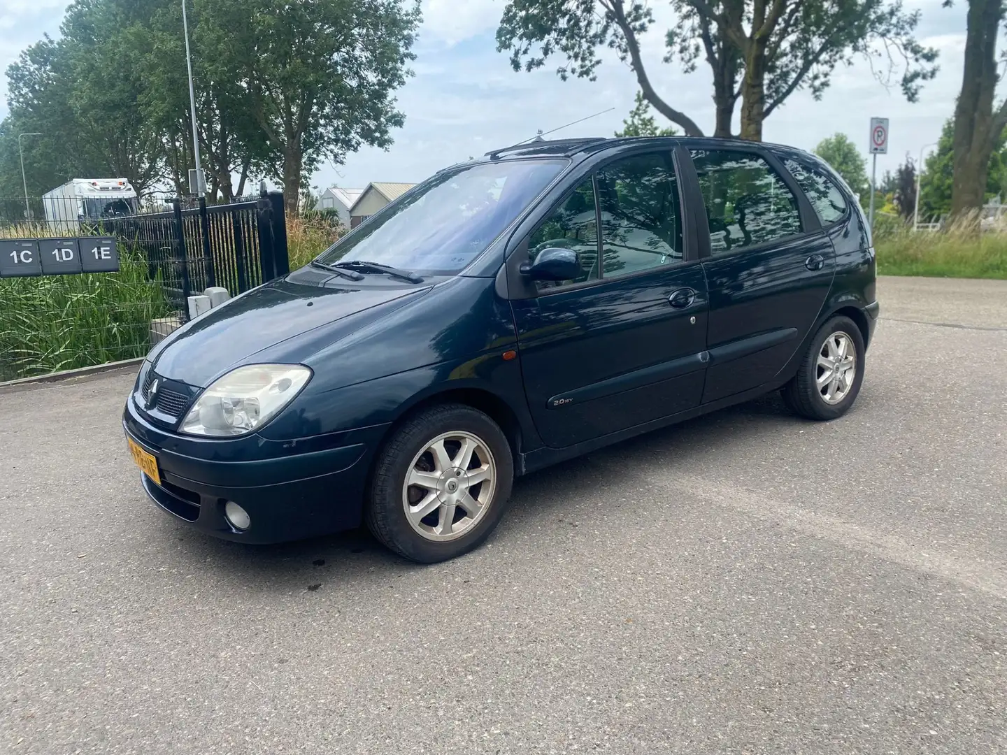 Renault Scenic 2.0-16V Privilège PANORAMA AIRCO INRUILKOOPJE Vert - 2