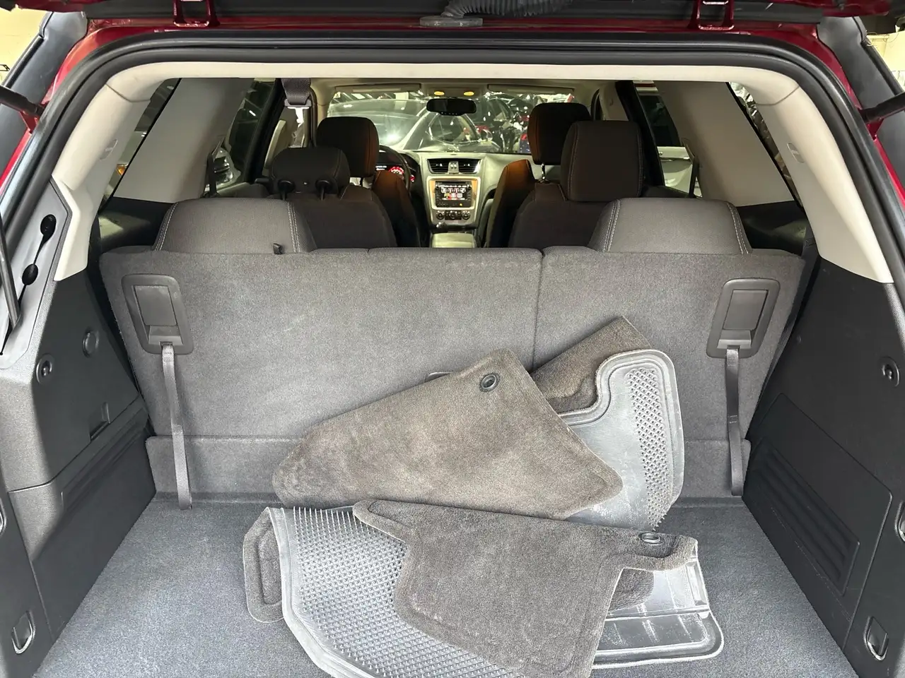 GMC Acadia снимка GMC Acadia