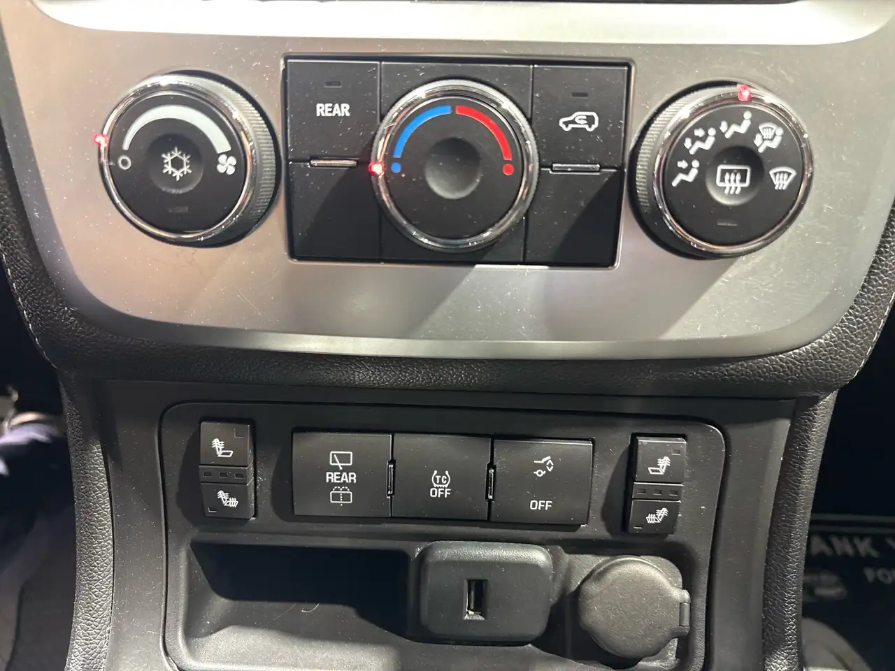 GMC Acadia снимка GMC Acadia