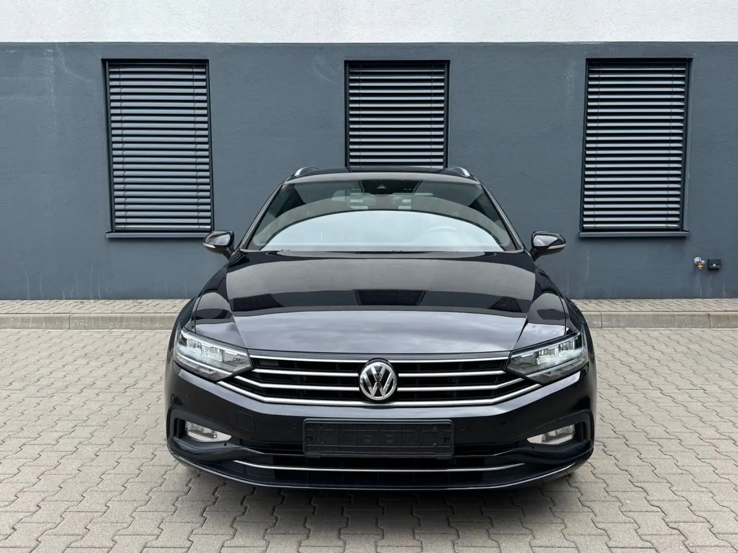 Volkswagen Passat Variant Passat 2.0TDI Variant Business *ACC*LED*AHK*NAVI Noir - 2