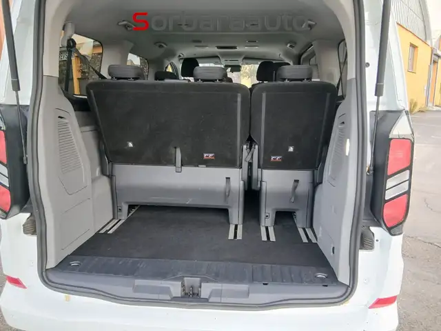 Ford Tourneo Custom view 12