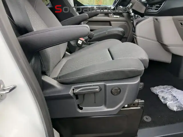 Ford Tourneo Custom view 17