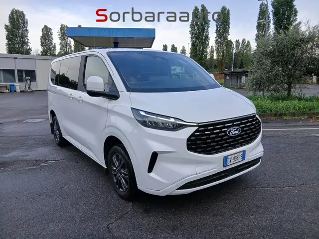 Ford Tourneo Custom view 4