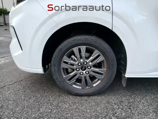 Ford Tourneo Custom view 9