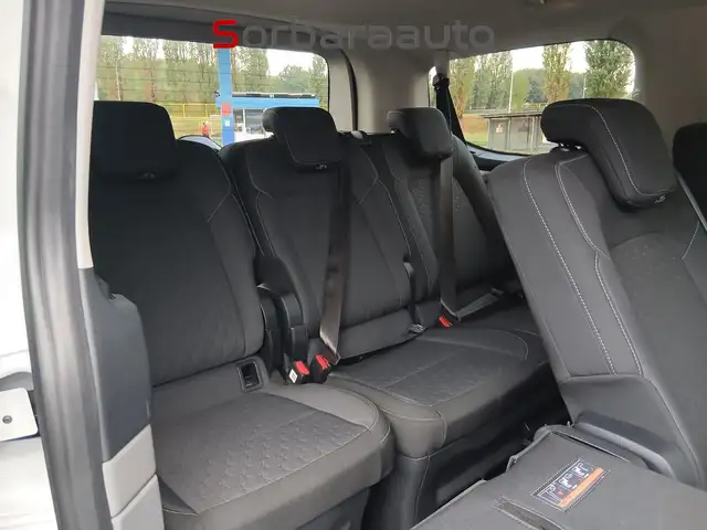 Ford Tourneo Custom view 19