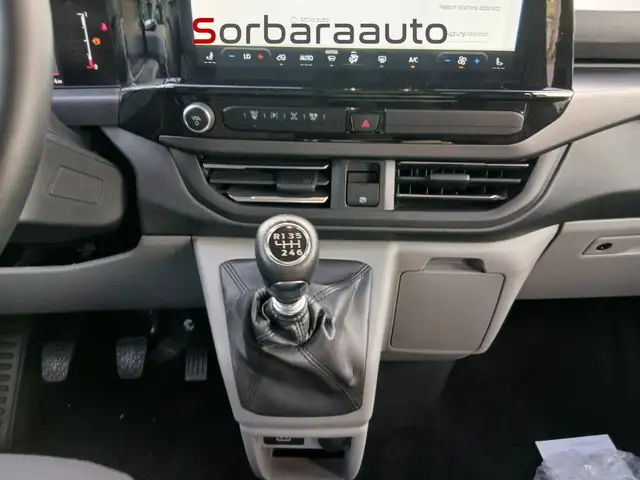 Ford Tourneo Custom view 25
