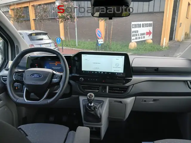 Ford Tourneo Custom view 20