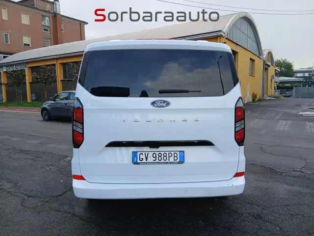 Ford Tourneo Custom view 10