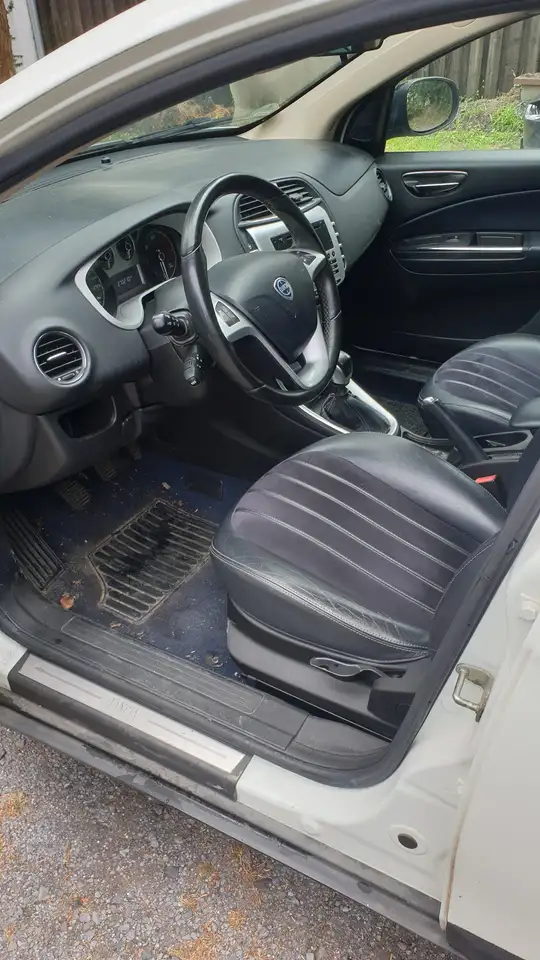 Lancia Delta 1.9 TDS LE, foto 5