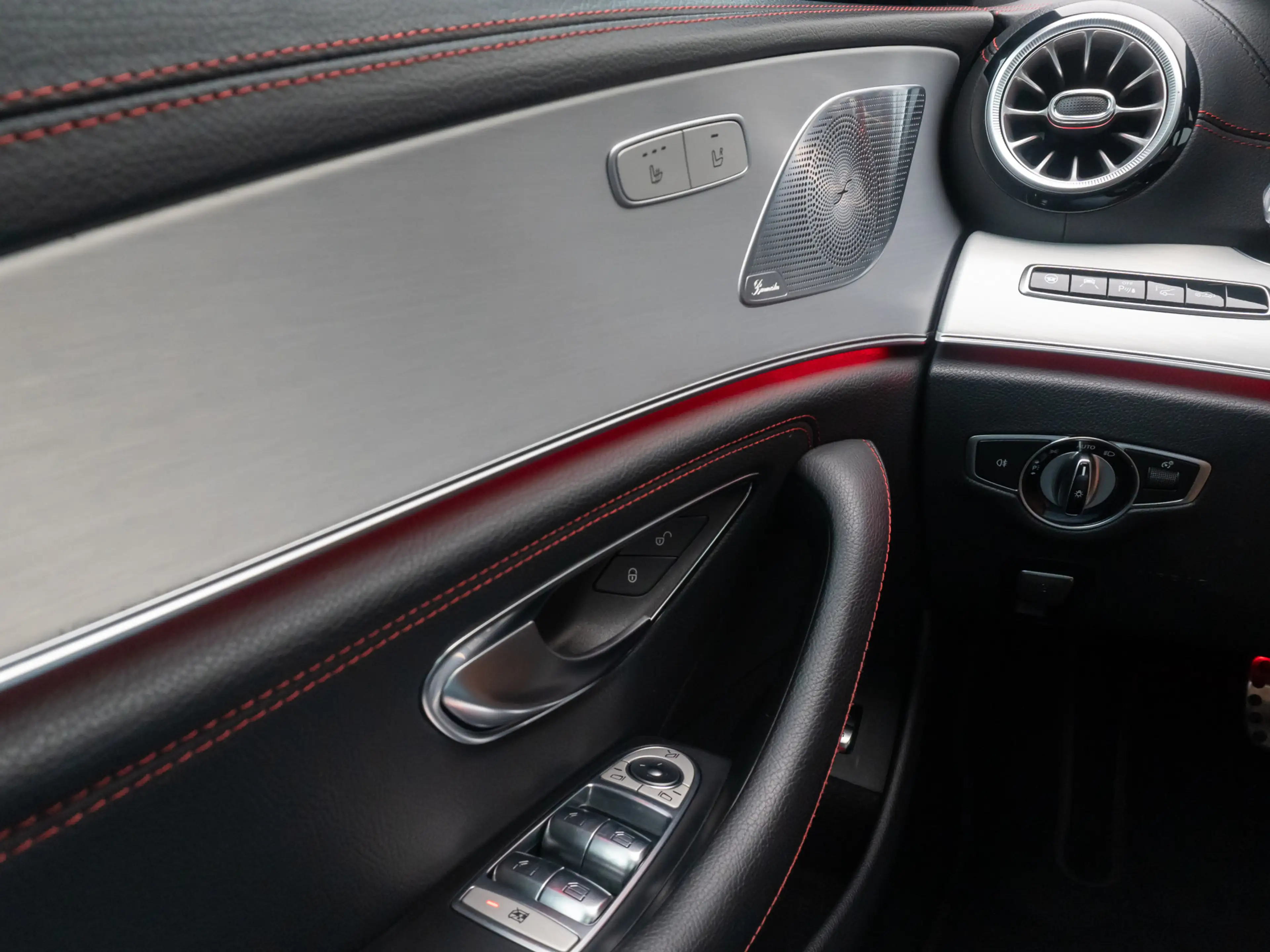 Mercedes-Benz CLS 53 AMG 4MATIC 360° Burmester DAB HUD 20Zoll — photo 32