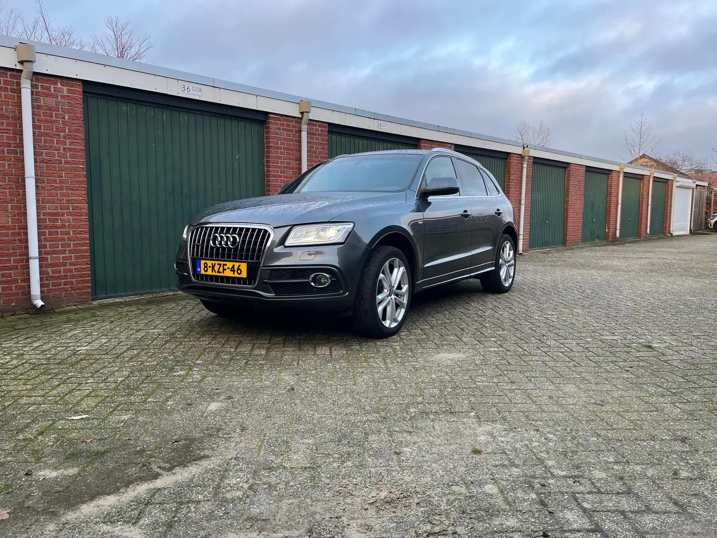 Audi Q5 2.0 TFSI q. Pro L S Grijs - 1