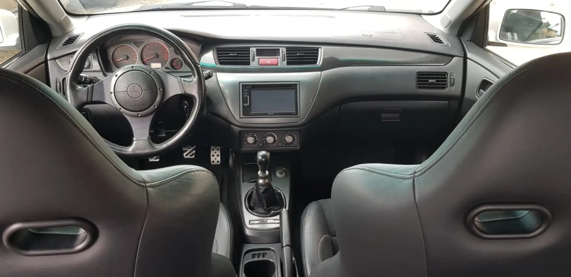 Mitsubishi Lancer Lancer Evolution IX Ultimate White - 2