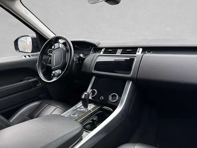Land Rover Range Rover Sport view 4