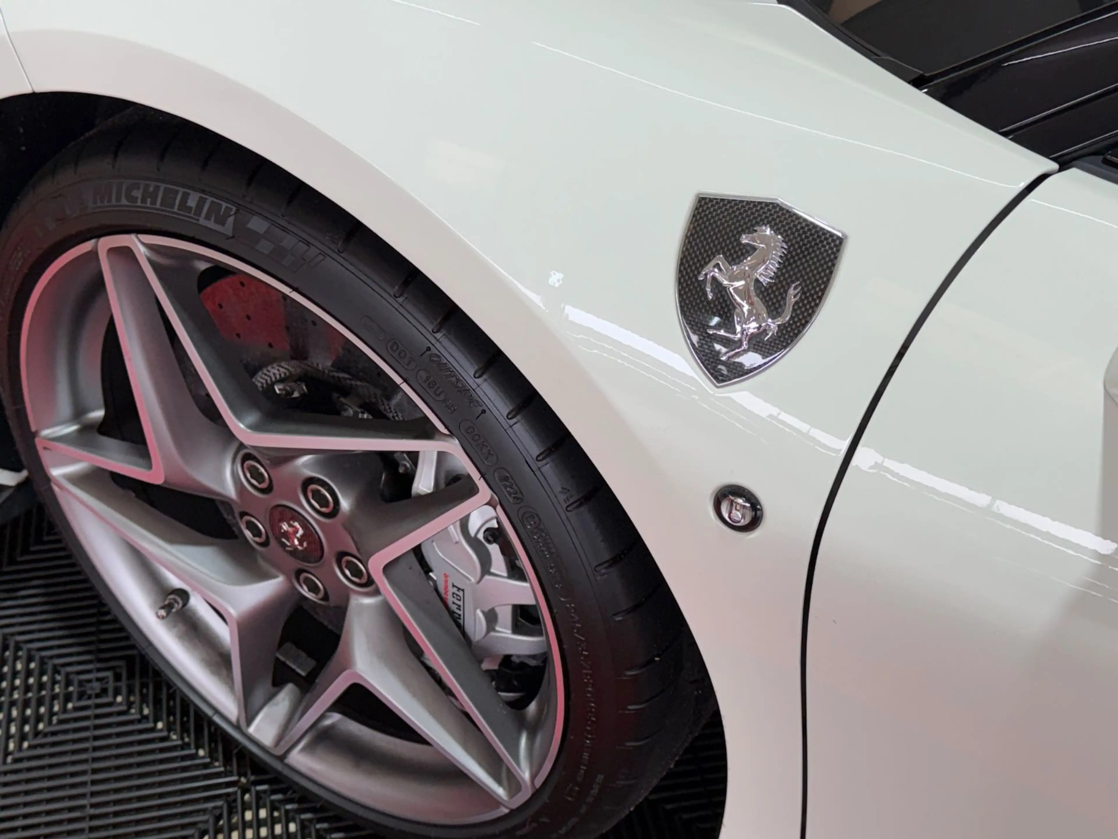 Ferrari F8 Carbon Paket/JBL/Lift — photo 14
