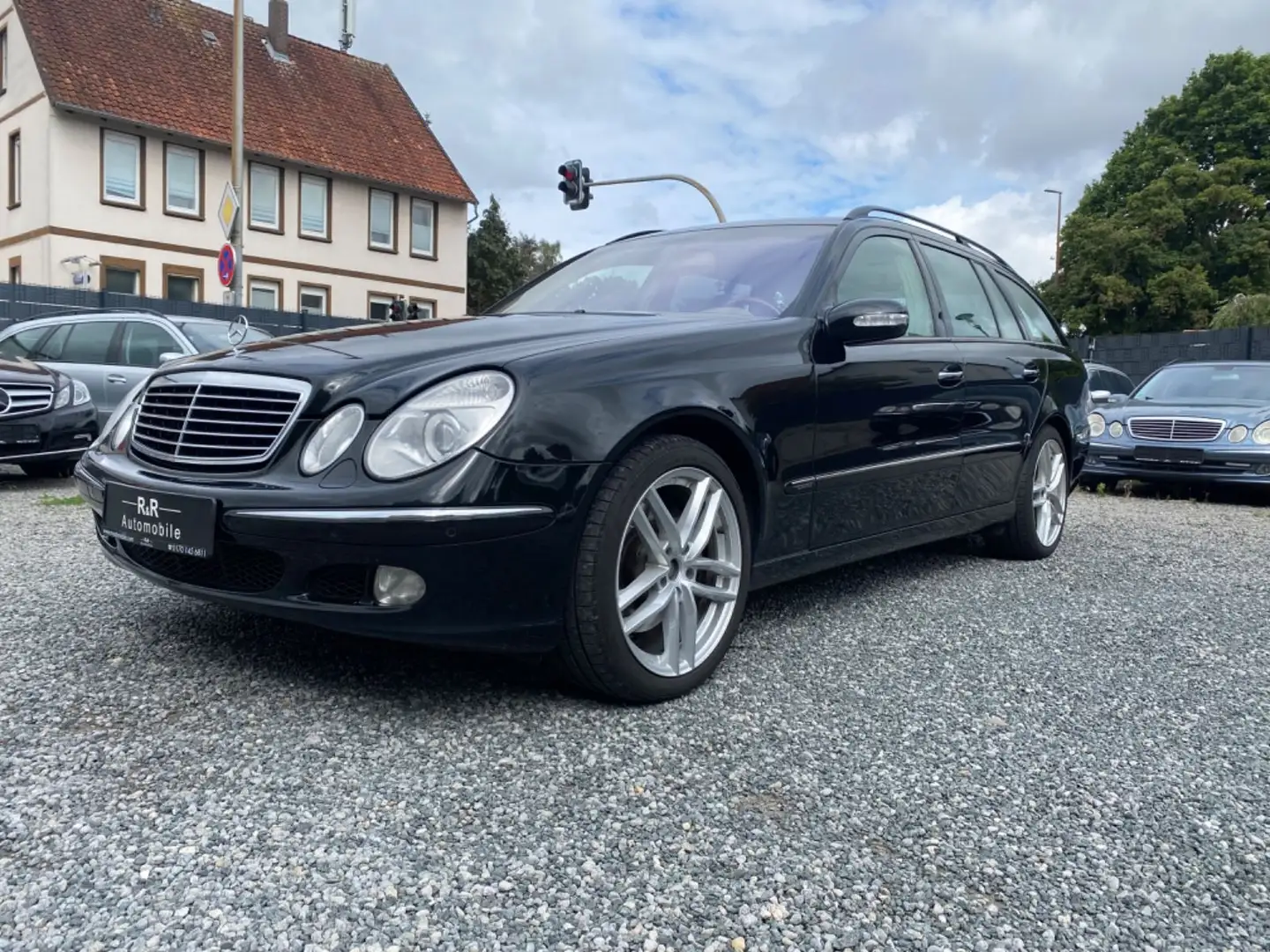 Mercedes-Benz E 500 T Elegance BiXenon Standheizung Memory PDC Negro - 1