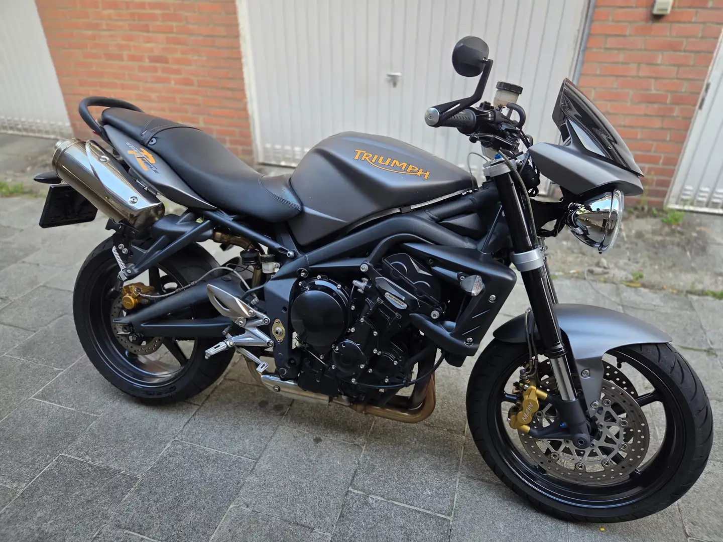 Triumph Street Triple R Gris - 1