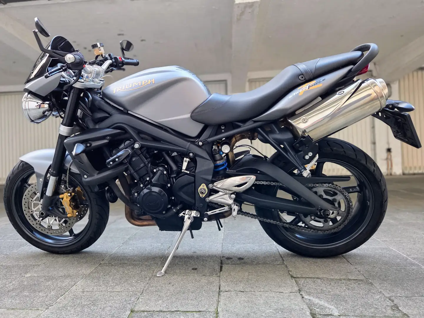 Triumph Street Triple R Gris - 2