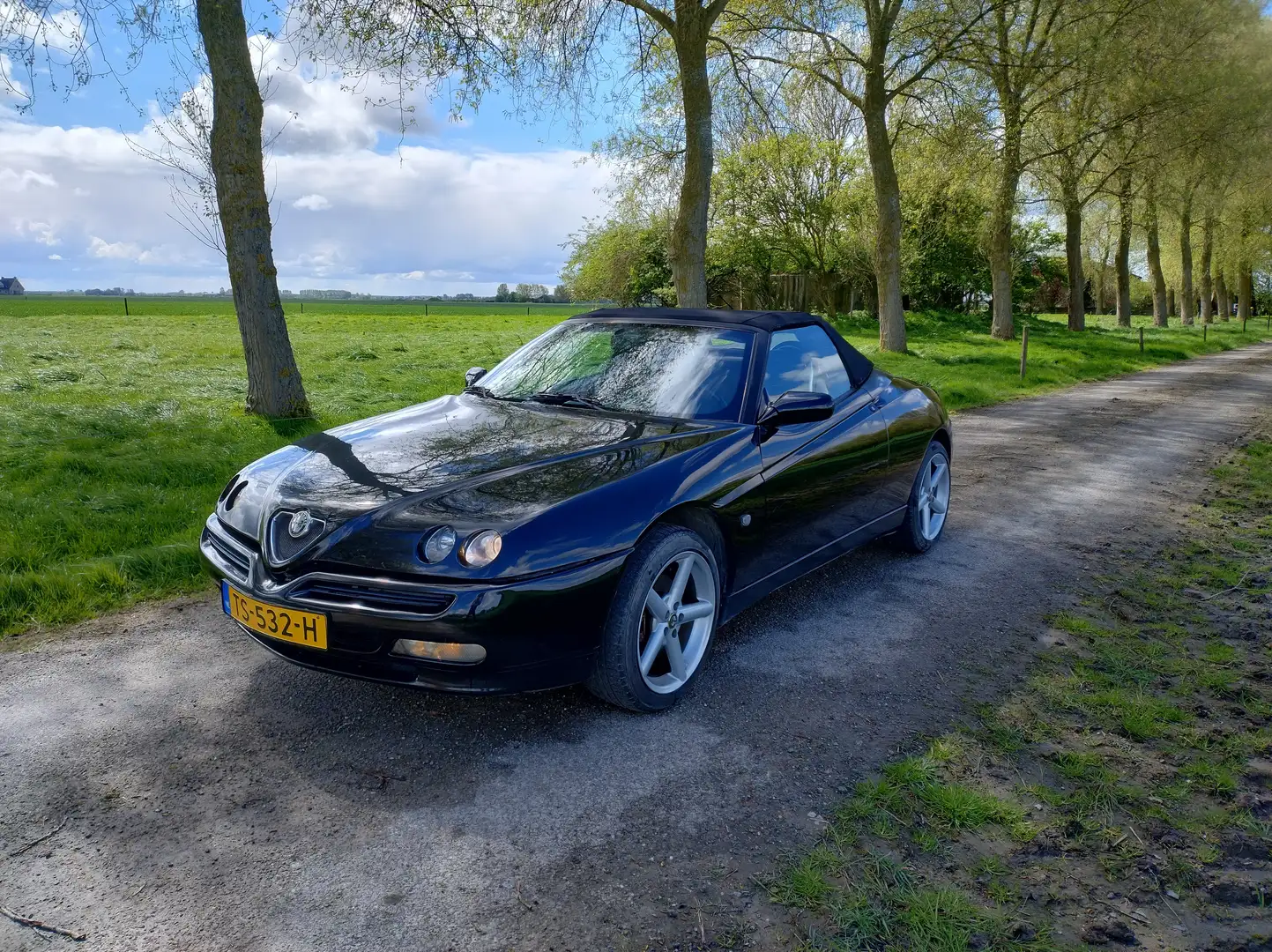 Alfa Romeo Spider 1.8-16V T.Spark Fase2 Zwart - 1