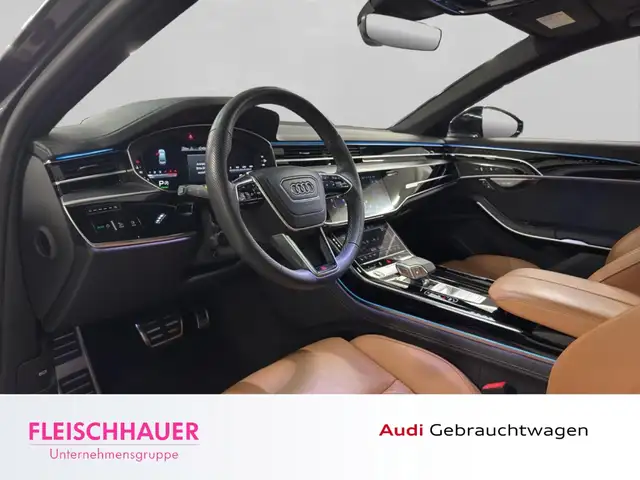 Audi A8 view 10